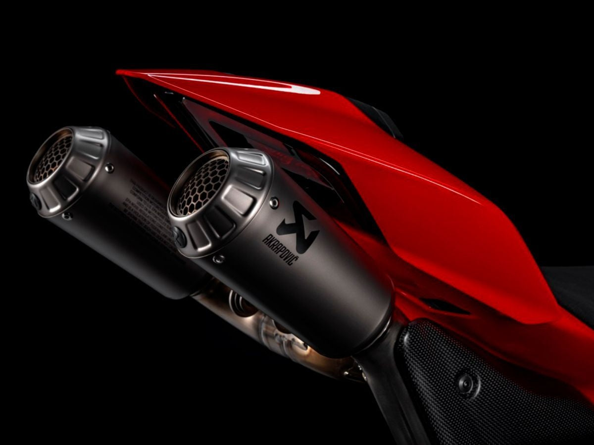 AKRAPOVIC TITANIUM COMPLETE EXHAUST DUCATI PERFORMANCE DUCATI PANIGALE V4 / S 2025