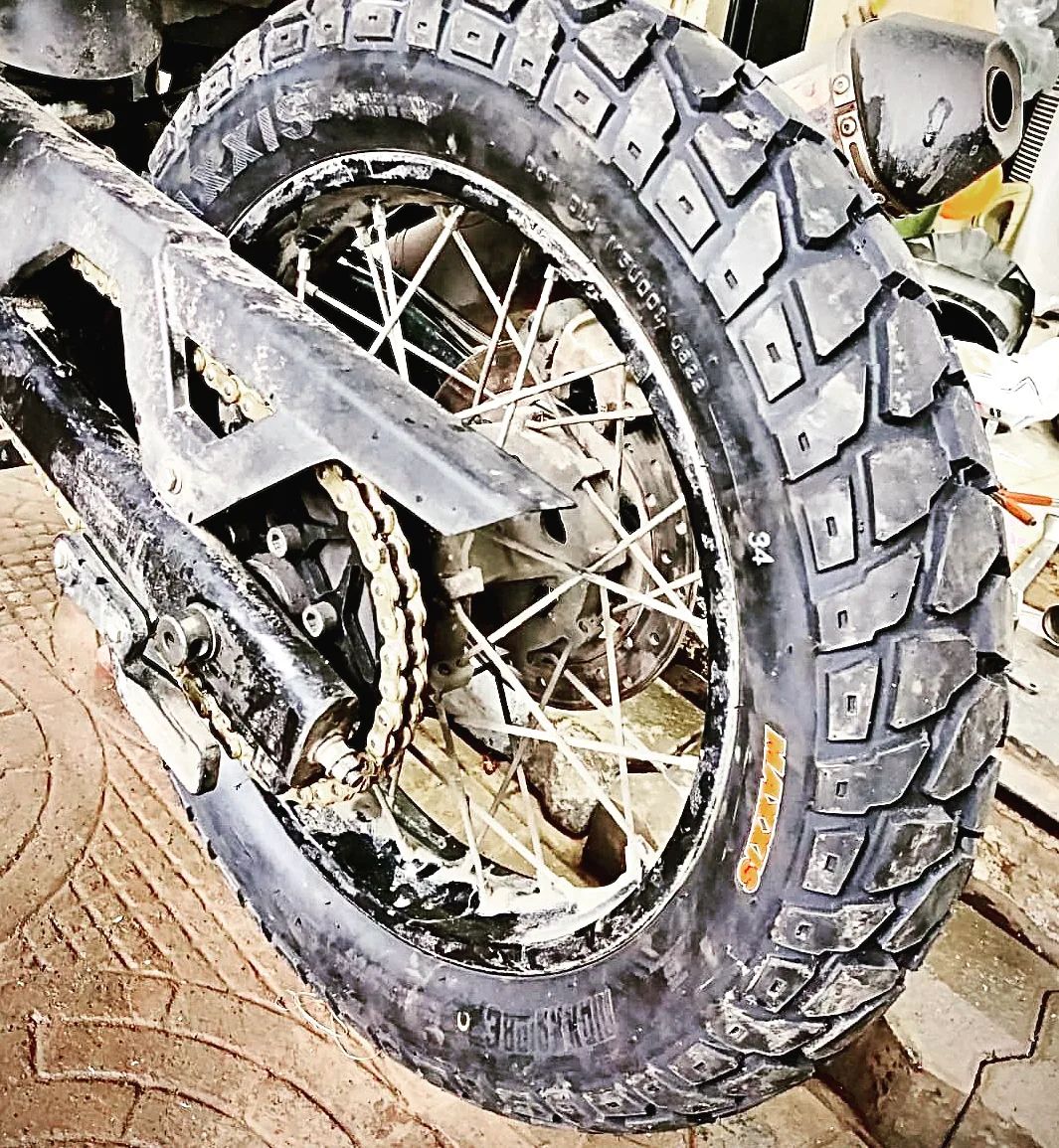 MAXXIS MAXXPLORE 140/70-17 (TUBELESS) 66 S REAR TWO WHEELER TYRE