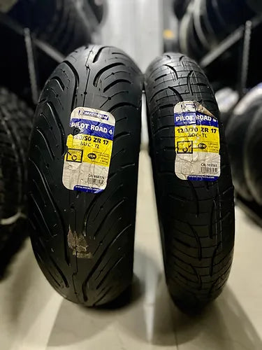 MICHELIN PILOT ROAD 4 120/70ZR17 Front Two Wheeler Tyre