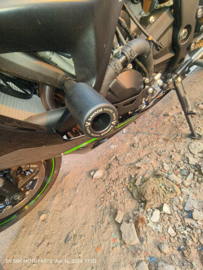 SBK Kawasaki ZX6R Savage Frame Slider