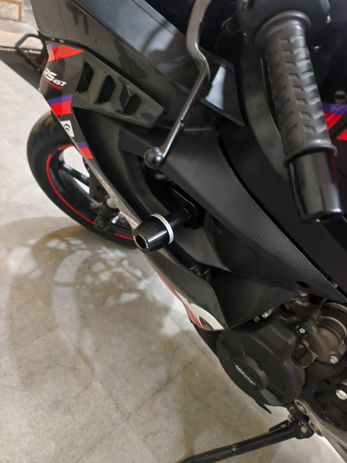 After Market R&G Frame Slider For Aprilia RS 457 And Tuono 457 - Image 3