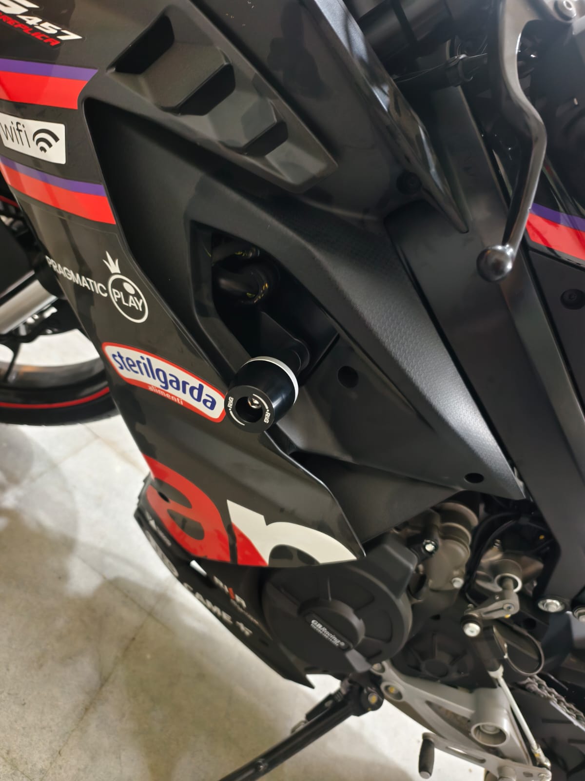 After Market R&G Frame Slider For Aprilia RS 457 And Tuono 457 - Image 2